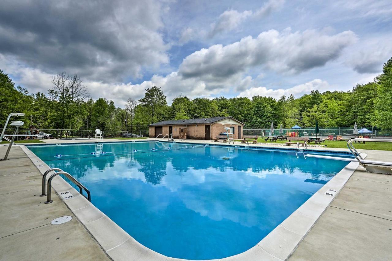 Cozy Arrowhead Lake Home With Sunroom And Pool Access! Pocono Lake Eksteriør bilde